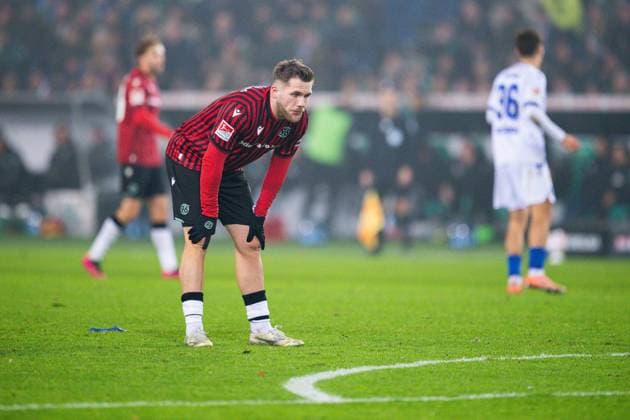 28 11 2025 Soccer, 2025 2026, 2 Bundesliga, 14 Matchday, Hannover 96 Karlsruher SC Benjamin Källman Hannover DFL REGULATIONS PROHIBIT ANY USE OF PHOTOGRAPHS AS IMAGE SEQUENCES AND OR QUASI VIDEO