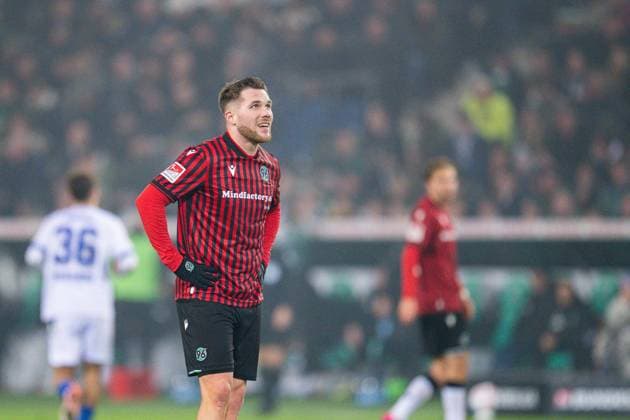 28 11 2025 Soccer, 2025 2026, 2 Bundesliga, 14 Matchday, Hannover 96 Karlsruher SC Benjamin Källman Hannover DFL REGULATIONS PROHIBIT ANY USE OF PHOTOGRAPHS AS IMAGE SEQUENCES AND OR QUASI VIDEO
