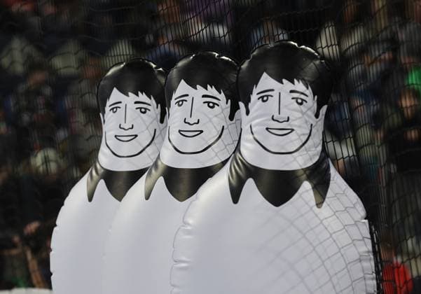 28 11 2025 Handball 1 Bundesliga DAIKIN HBL Season 2025 2026 14 Matchday HC Erlangen Metropolregion Nuremberg HCE TVB Stuttgart DaMa xdaxmax Symbol image Symbol photo Feature Impression Plastic man for warm-up unit on the pitch
