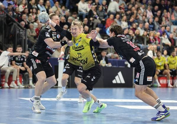 28 11 2025 Handball 1 Bundesliga DAIKIN HBL Season 2025 2026 14 Matchday HC Erlangen Metropolregion Nürnberg HCE TVB Stuttgart DaMa xdaxmax Maciej Gebala 77, HC Erlangen HCE Torben Matzken 22, TVB 1898 Stuttgart Florian Scheerer 10, HC Erlangen HCE