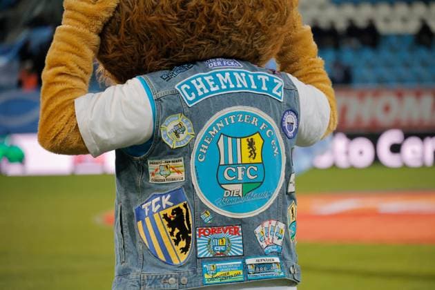 CFC vs BFC Dynamo 28 11 2025, Chemnitz, eins Stadion An der Gellertstrasse, Sport, Fußball, Regionalliga Nordost, Saison 2025 2026, 17 Spieltag, CFC, CFC vs BFC Dynamo CFC mascot Malik Chemnitz Sachsen BRD