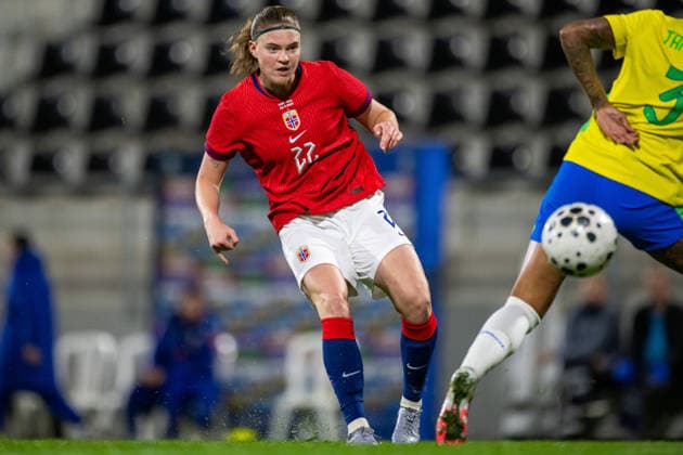 251128 Signe Gaupset of Norway scores 1 0 during the international friendly football match between Norway and Brazil on November 28, 2025 in La Linea Photo Vegard Grott BILDBYRAN kod VG VG0840 bbeng fotboll football soccer fotball träningslandskamp privatlandskamp landskamp international friendly norge norway women dam brasilien brazil brasil  Copyright: VEGARDxGRoTT BB251128VG018