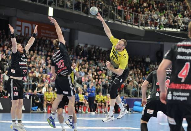 28 11 2025 Handball 1 Bundesliga DAIKIN HBL Season 2025 2026 14 Matchday HC Erlangen Metropolregion Nuremberg HCE TVB Stuttgart DaMa xdaxmax Lenny Rubin 44, TVB 1898 Stuttgart