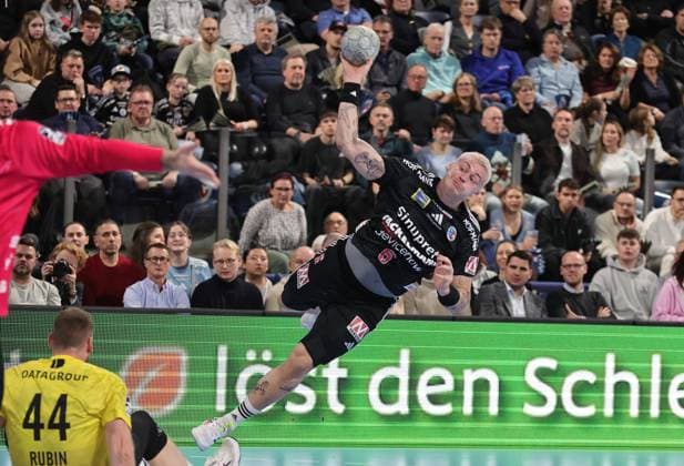 28 11 2025 Handball 1 Bundesliga DAIKIN HBL Season 2025 2026 14 Matchday HC Erlangen Metropolregion Nürnberg HCE TVB Stuttgart DaMa xdaxmax Marek Nissen 6, HC Erlangen HCE