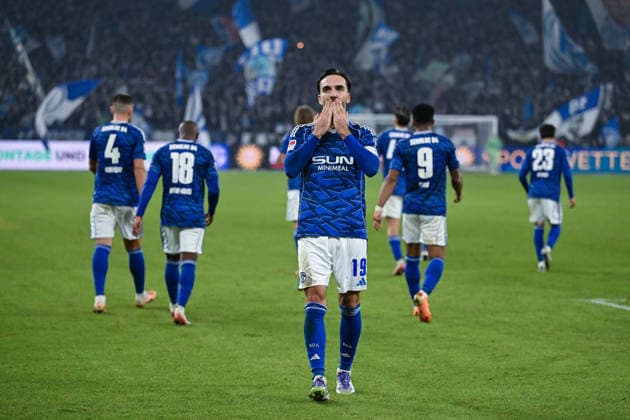 28 11 2025, Football, 2 Bundesliga, Season 2025 2026, Matchday 14, FC Schalke 04 SC Paderborn, Kenan Karaman FC Schalke 04 celebrates the goal for 1 1, xRHR PHOTO YYx Copyright: KROEGER RHR-FOTOx RHR-FOTO YY