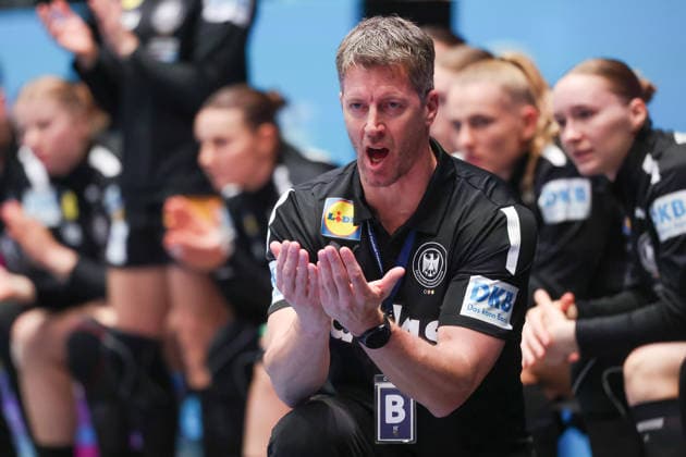 Uruguay Germany, IHF Womens Handball World Championship national coach Markus Gaugisch Preliminary round match of the Womens Handball World Championship between Uruguay and Germany on November 28, 2025 at the Porsche Arena in Stuttgart , Stuttgart Baden Württemberg Germany Porsche Arena