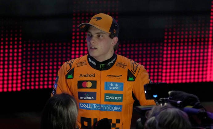 Formula 1 Qatar Airways Qatar Grand Prix 2025 28 11 2025, Losail International Circuit, Doha, Formula 1 Qatar Airways Qatar Grand Prix 2025 ,pictured Pole position for Oscar Piastri AUS , McLaren F1 Team in tomorrows sprint race nordphotoxGmbHx xBratic nph00250