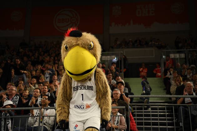 The German mascot Arnold in action at the basketball World Cup qualifier Germany vs. Israel on 28 11 2025 in Neu Ulm Neu Ulm ratiopharm arena Bayern Germany
