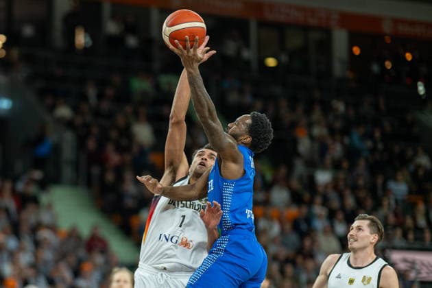 Oscar Da Silva Germany, 01 , Khadeen Carrington Israel, 03 , David Kramer Germany, 44 , GER, Germany vs Isreal, FIBA, Basketball, World Cup 2027 European Qualifiers, Country Match, Round 1, Group E, 28 11 2025, GER, Germany vs Isreal, FIBA, Basketball, World Cup 2027 European Qualifiers, Country Match, Round 1, Group E, 28 11 2025 Neu Ulm Copyright: xEibner-Pressefotox EP_EER