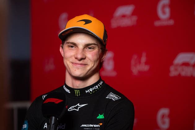 Oscar Piastri McLaren Formula 1 Team, Australia, 81 laughs with satisfaction at Sprint Pole Position, QTR, Formula 1 World Championship, Qatar Grand Prix, Lusail International Circuit, Sprint Qualifying, 28 11 2025 QTR, Formula 1 World Championship, Qatar Grand Prix, Lusail International Circuit, Sprint Qualifying, 28 11 2025 Lusail Copyright: xEibner-Pressefoto Memmlerx EP_MMR