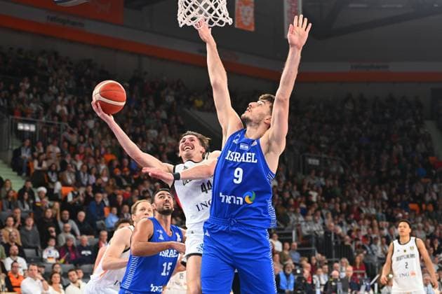 David KRAMER GER , action,duel against Roman Sorkin ISR Basketball international World Cup qualifier Germany GER Israel ISR on 28 11 2025 rtiopharm Arena Neu Ulm