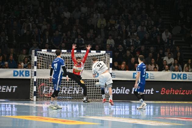Matija Spikic 1 ThSV Eisenach saves the ball in the goal Parade by Matija Spikic 1 ThSV Eisenach Copyright: xspeedshotIPTCxTESTx