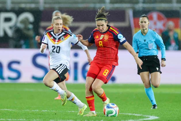 Elisa Senss Germany and Mariona Caldentey Spain battle for the ball, UEFA Women s Nations League 2025 Final First Leg, Germany v Spain, Fritz Walter Stadion on November 28, 2025 in Kaiserslautern, Germany Photo by Marco Steinbrenner DeFodi Images Elisa Senss Germany and Mariona Caldentey Spain battle for the ball, UEFA Women s Nations League 2025 Final First Leg, Germany v Spain, Fritz Walter Stadion, November 28, 2025 in Kaiserslautern, Germany Photo by Marco Steinbrenner DeFodi Images