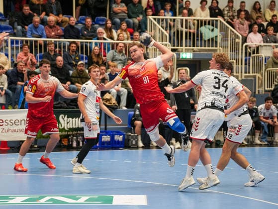 Alexander Schoss TuSEM Essen, 91 on goal throw TuSEM Essen vs 1 VfL Luebeck Schwartau, Handball, 2 Bundesliga, Matchday 13, Season 2025 2026, 28 11 2025 TuSEM Essen vs 1 VfL Luebeck Schwartau, Handball, 2 Bundesliga, Matchday 13, Season 2025 2026, 28 11 2025 Essen Copyright: xEibner-Pressefoto DamianxKruczynx EP_DKI