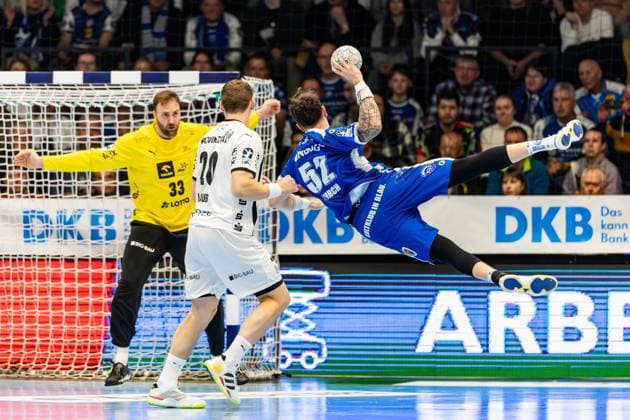 28 11 2025, GER, Handball, Men, Season 25 26, Daikin 1 Bl, 14 Matchday, ThSV Eisenach THW Kiel Justin Kurch ThSV Eisenach,52 99817 Eisenach Werner Assmann Halle Am Sportp Thueringen Germany