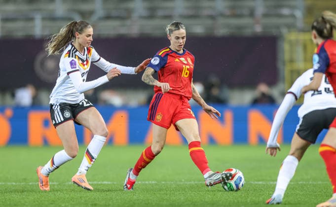 GER, Kaiserslautern, Germany vs Spain, international match, football, UEFA, 2025 2026 season, Womens Nations League, Fritz Walter Stadion, final, first leg in picture from l Jule Brand Germany 22 , Mapi Leon Spain 16 DFB DFL REGULATIONS PROHIBIT ANY USE OF PHOTOGRAPHS AS IMAGE SEQUENCES AND OR QUASI VIDEO, 28 11 2025 Copyright: HMBxMedia HendrikxHamelau