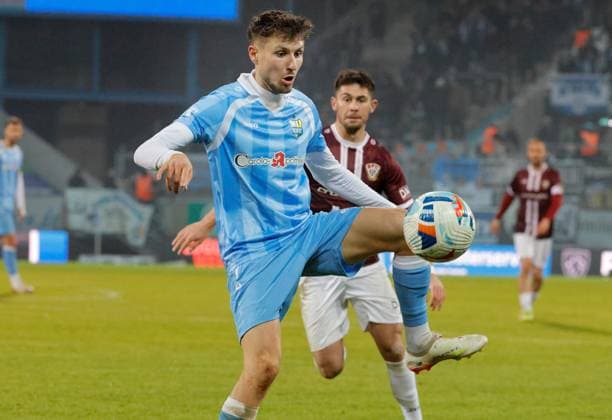 CFC vs BFC Dynamo 28 11 2025, Chemnitz, eins Stadion An der Gellertstrasse, Sport, Fußball, Regionalliga Nordost, Saison 2025 2026, 17 Spieltag, CFC, CFC vs BFC Dynamo Kampf um den Ball Chemnitz Sachsen BRD