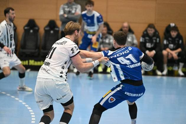 Petter Overby 11, THW Kiel defends against Vukasin Antonijevic 41 ThSV Eisenach with ball Petter Overby 11, THW Kiel defends against Vukasin Antonijevic 41 ThSV Eisenach with ball Copyright: xspeedshotx