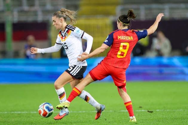 Selina Cerci Germany and Mariona Caldentey Spain battle for the ball, UEFA Women s Nations League 2025 Final First Leg, Germany v Spain, Fritz Walter Stadion on November 28, 2025 in Kaiserslautern, Germany Photo by Marco Steinbrenner DeFodi Images Selina Cerci Germany and Mariona Caldentey Spain battle for the ball, UEFA Women s Nations League 2025 Final First Leg, Germany v Spain, Fritz Walter Stadion, November 28, 2025 in Kaiserslautern, Germany Photo by Marco Steinbrenner DeFodi Images