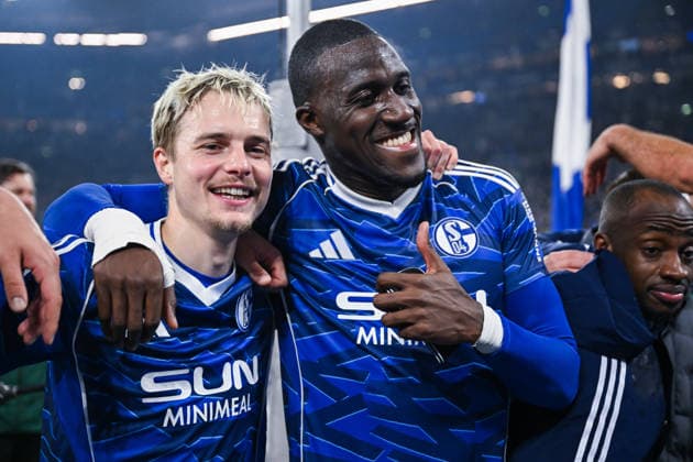 28 11 2025, Football, 2 Bundesliga, Season 2025 2026, Matchday 14, FC Schalke 04 SC Paderborn, Finn Porath FC Schalke 04 , Bryan Lasme FC Schalke 04 xRHR PHOTO YYx Copyright: KROEGER RHR-FOTOx RHR-FOTO YY