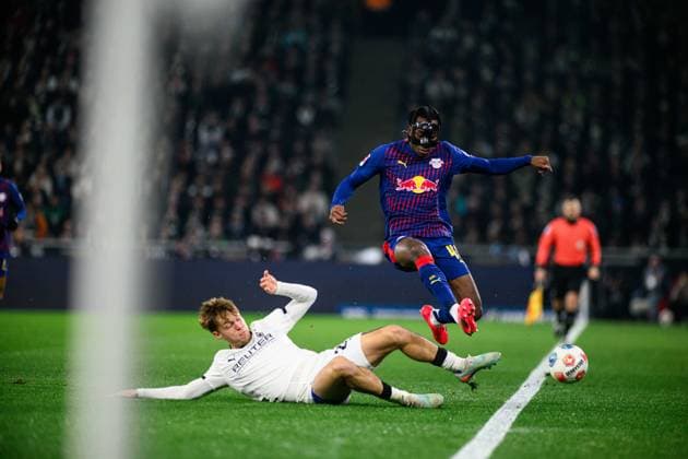 MOENCHENGLADBACH, GERMANY - 28 NOVEMBER, 2025: Joe Scally, Yan Diomande - 1. Bundesliga football match Borussia Moenchengladbach vs RB Leipzig at Borussia Park.  Copyright: xVitaliixKliuievx
