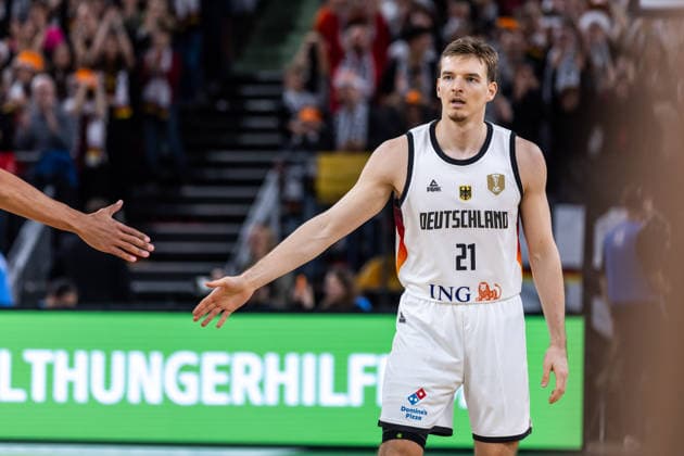 GER, FIBA Basketball World Cup 2027, European Qualifiers, Germany Israel 28 11 2025, Ratiopharm Arena, Neu Ulm, GER, FIBA Basketball World Cup 2027, European Qualifiers, Germany Israel Justus Hollatz Germany, No21 Â Photo Alexander Trienitz Neu Ulm Ratiopharm Arena Bayern Germany