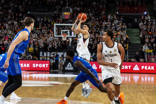 GER, FIBA Basketball World Cup 2027, European Qualifiers, Germany Israel 28 11 2025, Ratiopharm Arena, Neu Ulm, GER, FIBA Basketball World Cup 2027, European Qualifiers, Germany Israel Joshua Obiesie Germany, No77 Â Photo Alexander Trienitz Neu Ulm Ratiopharm Arena Bayern Germany