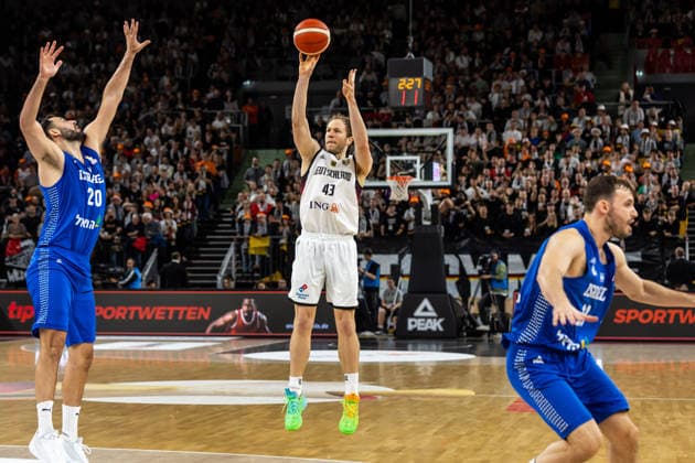 GER, FIBA Basketball World Cup 2027, European Qualifiers, Germany Israel 28 11 2025, Ratiopharm Arena, Neu Ulm, GER, FIBA Basketball World Cup 2027, European Qualifiers, Germany Israel Christian Sengfelder Germany, No43 Â Photo Alexander Trienitz Neu Ulm Ratiopharm Arena Bayern Germany