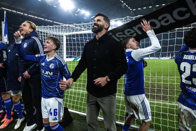 Sport, Football, 2 Bundesliga Season 2025 2026 14 Matchday FC Schalke 04 SC Paderborn 07 28 11 2025, VELTINS Arena Miron Muslic Coach Schalke 04 Gelsenkirchen VELTINS Arena Nordrhein Westfalen Germany