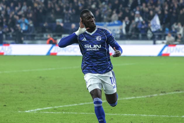 Sport, Soccer, 2 Bundesliga Season 2025 2026 14 Matchday FC Schalke 04 SC Paderborn 07 28 11 2025, VELTINS Arena Goal celebration FC Schalke 04 after the goal to 2 1 by Bryan Lasme FC Schalke 04, 11 the scorer is happy Gelsenkirchen VELTINS Arena North Rhine-Westphalia Germany