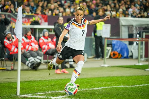 Football UEFA Women s Nations League, Final Match 1, Germany Spain on 28 11 2025 in Kaiserslautern Fritz Walter Stadion , Germany, Season 2025 2026 Giulia Gwinn 7, GER in focus Kaiserslautern Fritz Walter Stadion Germany Copyright: xChristophxKinzingerx