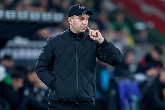 28 10 2025, Soccer, Borussia Mönchengladbach RB Leipzig, 1 Soccer Bundesliga, Matchday 12, Borussia Park, Season 2025 2026 Head coach Ole Werner RB Leipzig hc gesticulating on the sidelines DFB regulations prohibit any use of photographs as image sequences and or quasi video North Rhine-Westphalia Germany