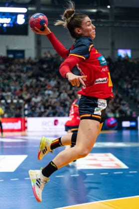 ERAUSKIN MARTINEZ Anne (65 Spain) takes a jump shot during the IHF Women s Handball World Championship, WM, Weltmeisterschaft game between Spain and Faroe Islands at the SWT Arena in Trier, Germany Copyright: xMartinxPitschx xSPPx Sportspressphoto_SPR66779