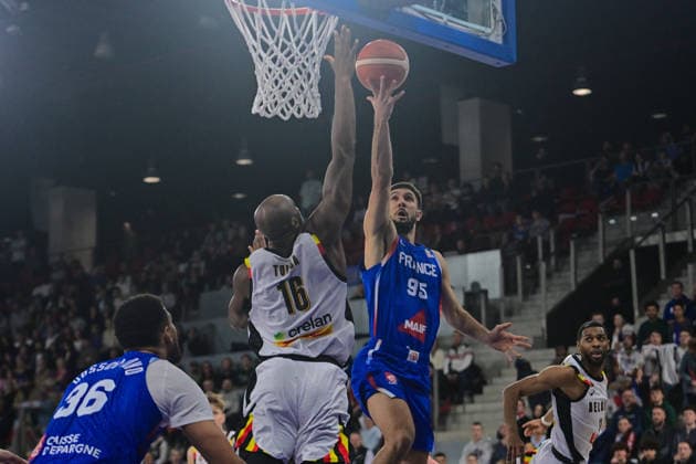 BASKET : France vs Belgique - Rouen - 28 11 2025 Bouteille Axel ( 95 - France ) and Siebe Ledegen ( 29 - Belgium ) during the FIBA European Qualifiers match between France and Belgium at Kindarena on November 28, 2025 in Rouen, France. ( Photo by Federico Pestellini PSNewz ) - RouenFrance  Copyright: xFedericoxPestellinix