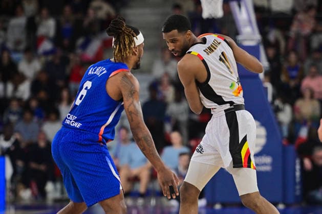 BASKET : France vs Belgique - Rouen - 28 11 2025 Andrew ALBICY ( 6 - France ) and Loic Schwartz ( 11 - Belgium ) during the FIBA European Qualifiers match between France and Belgium at Kindarena on November 28, 2025 in Rouen, France. ( Photo by Federico Pestellini PSNewz ) - RouenFrance  Copyright: xFedericoxPestellinix