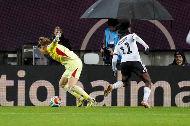 Cata Coll Spain, 13 and Nicole Anyomi Germany, 11 fighting for the ball , Football Women, UEFA Womens Nations League 2025, Final 1 match, Germany vs Spain, 28 11 2025, Fritz Walter Stadion, Kaiserslautern, Germany Kaiserslautern Fritz Walter Stadion Rheinland Pfalz Germany Copyright: xGrantxHubbsx