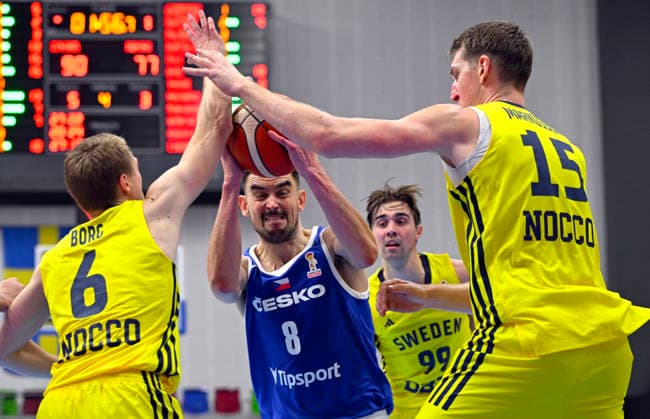 L-R Tobias Borg (SWE), Tomas Satoransky (CZE) and Olle Lundqvist and Mattias Markusson (SWE) in action during the 2027 European Championship, EM, Europameisterschaft men s basketball qualifier, Group H, Czech Republic vs Sweden in Prague, Czech Republic, November 28, 2025. (CTKxPhoto KaterinaxSulova) CTKPhotoP2025112807641  CTKPhotoP2025112807641