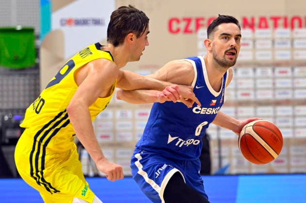 L-R Olle Lundqvist (SWE) and Tomas Satoransky (CZE) in action during the 2027 European Championship, EM, Europameisterschaft men s basketball qualifier, Group H, Czech Republic vs Sweden in Prague, Czech Republic, November 28, 2025. (CTKxPhoto KaterinaxSulova) CTKPhotoP2025112807657  CTKPhotoP2025112807657