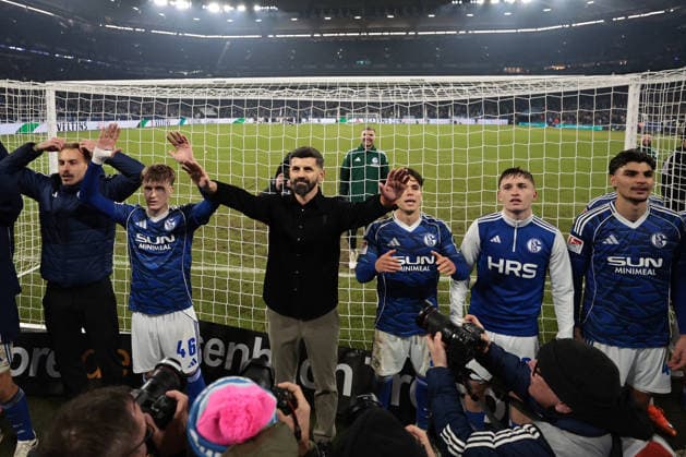 The players of FC Schalke 04 are happy about the victory in the match of the 2 Bundesliga season 2025 26 FC Schalke 04 SC Paderborn 07 Copyright Thomas Pakusch Copyright: Thomas Pakusch