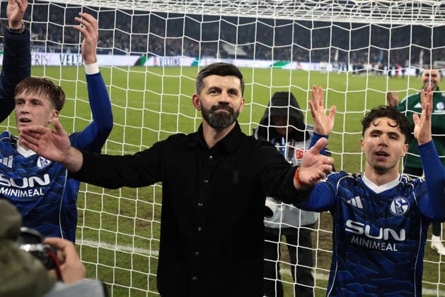 The players of FC Schalke 04 are happy about the victory in the match of the 2 Bundesliga season 2025 26 FC Schalke 04 SC Paderborn 07 Copyright Thomas Pakusch Copyright: Thomas Pakusch