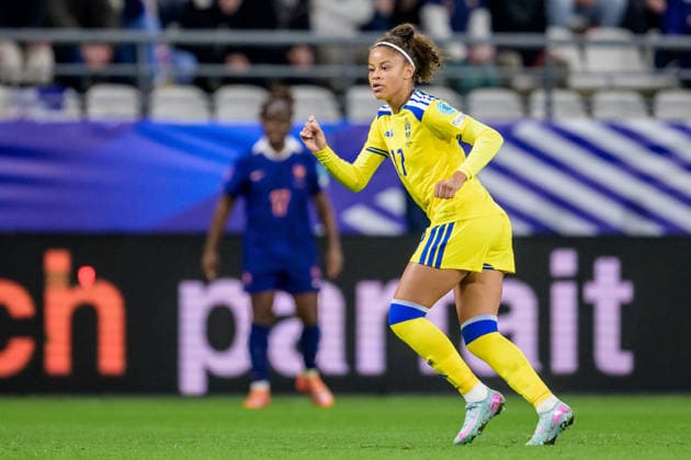 251128 Felicia Schröder of Sweden during the Women s Nations League bronze medal football match between France and Sweden on November 28, 2025 in Reims Photo Ludvig Thunman BILDBYRAN code LT LT0755 fotboll football soccer fotball nations league uefa womens nations league frankrike sverige sweden dam bbeng  Copyright: LUDVIGxTHUNMAN BB251128LT046