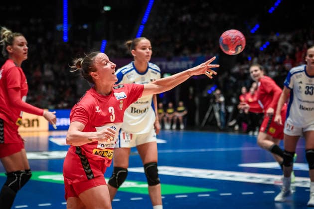 Katarina Krpez Slezak Serbia, 03 GER, Serbia Iceland, Handball World Championship, Preliminary Round, Group C, 28 11 2025 GER, Serbia Iceland, Handball World Championship, Preliminary Round, Group C, 28 11 2025 Stuttgart Copyright: xSandyxDinkelackerx EP_SDR