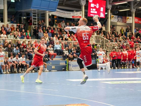 Oskar Kostuj TuSEM Essen, 55 on goal throw TuSEM Essen vs 1 VfL Luebeck Schwartau, Handball, 2 Bundesliga, Matchday 13, Season 2025 2026, 28 11 2025 TuSEM Essen vs 1 VfL Luebeck Schwartau, Handball, 2 Bundesliga, Matchday 13, Season 2025 2026, 28 11 2025 Essen Copyright: xEibner-Pressefoto DamianxKruczynx EP_DKI