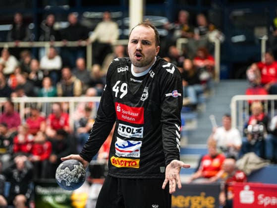 Nils Conrad VfL Luebeck Schwartau, 49 does not understand the decision TuSEM Essen vs 1 VfL Luebeck Schwartau, Handball, 2 Bundesliga, Matchday 13, Season 2025 2026, 28 11 2025 TuSEM Essen vs 1 VfL Luebeck Schwartau, Handball, 2 Bundesliga, Matchday 13, Season 2025 2026, 28 11 2025 Essen Copyright: xEibner-Pressefoto DamianxKruczynx EP_DKI