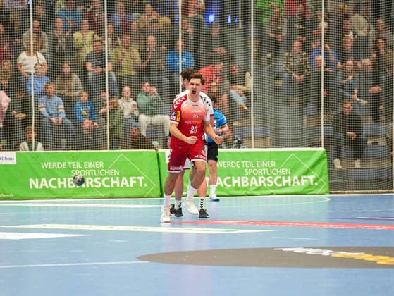 Jan Reimer TuSEM Essen, 20 cheers TuSEM Essen vs 1 VfL Luebeck Schwartau, Handball, 2 Bundesliga, Matchday 13, Season 2025 2026, 28 11 2025 TuSEM Essen vs 1 VfL Luebeck Schwartau, Handball, 2 Bundesliga, Matchday 13, Season 2025 2026, 28 11 2025 Essen Copyright: xEibner-Pressefoto DamianxKruczynx EP_DKI