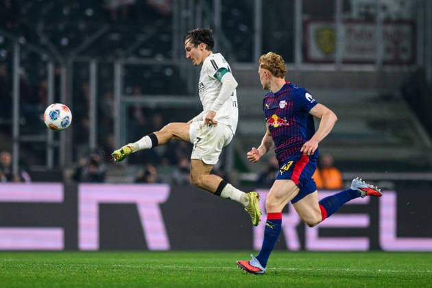 MOENCHENGLADBACH, GERMANY - 28 NOVEMBER, 2025: Nicolas Seiwald, Rocco Reitz - 1. Bundesliga football match Borussia Moenchengladbach vs RB Leipzig at Borussia Park.  Copyright: xVitaliixKliuievx
