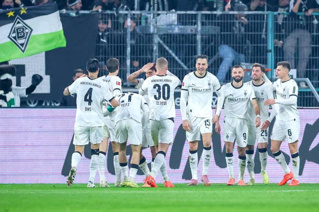 28 11 2025, Football, Borussia Mönchengladbach RB Leipzig, 1 Soccer Bundesliga, Matchday 12, Borussia Park, Season 2025 2026 Too soon rejoiced the goal of Franck Honorat Borussia Mönchengladbach 09 becomes an offside goal and is disallowed DFB regulations prohibit any use of photographs as image sequences and or quasi video North Rhine-Westphalia Germany