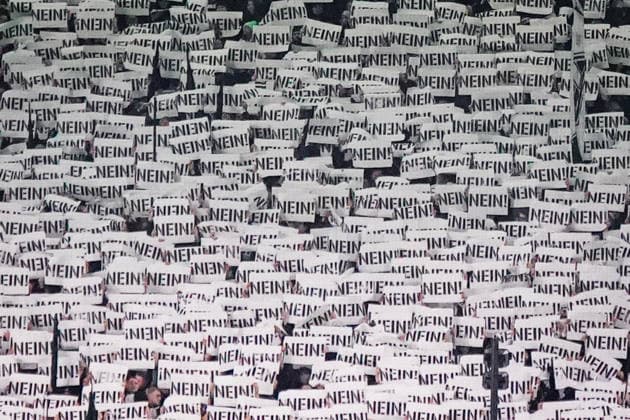 Germany Soccer Bundesliga 2025 26, 12 Matchday Borussia Mönchengladbach vs RB Leipzig Borussia Park Mönchengladbach Fanblock Gladbach, massive protest picture, thousands of signs held up No Interior Minister Conference Interior Minister, large banner across the block, political fan action, closed choreo, full north curve, green stadium lighting, game scene in front of the curve, public debate, fan culture, Bundesliga atmosphere Mönchengladbach North Rhine-Westphalia Germany Copyright: xJOERANxSTEINSIEKx