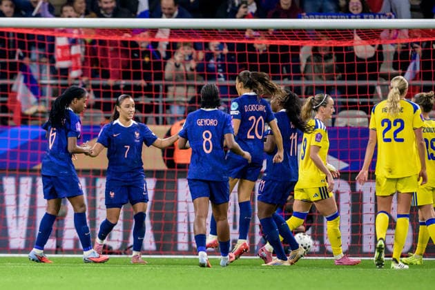 251128 Sakina Karchaoui of France celebrates after 1 0 during the Women s Nations League bronze medal football match between France and Sweden on November 28, 2025 in Reims Photo Ludvig Thunman BILDBYRAN code LT LT0755 fotboll football soccer fotball nations league uefa womens nations league frankrike sverige sweden dam bbeng jubel  Copyright: LUDVIGxTHUNMAN BB251128LT076