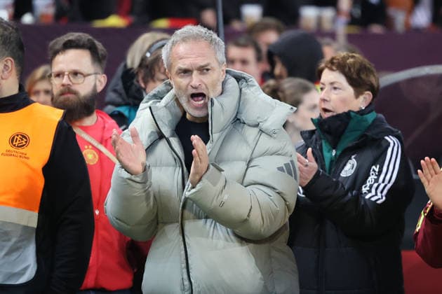 28 11 2025, Football, Women, UEFA Women s Nations League Final 2025, Germany Spain, Coach Christian Wück Germany Kaiserslautern Fritz Walter Stadium Rhineland-Palatinate Germany DEU Copyright: xSebastianxBachx
